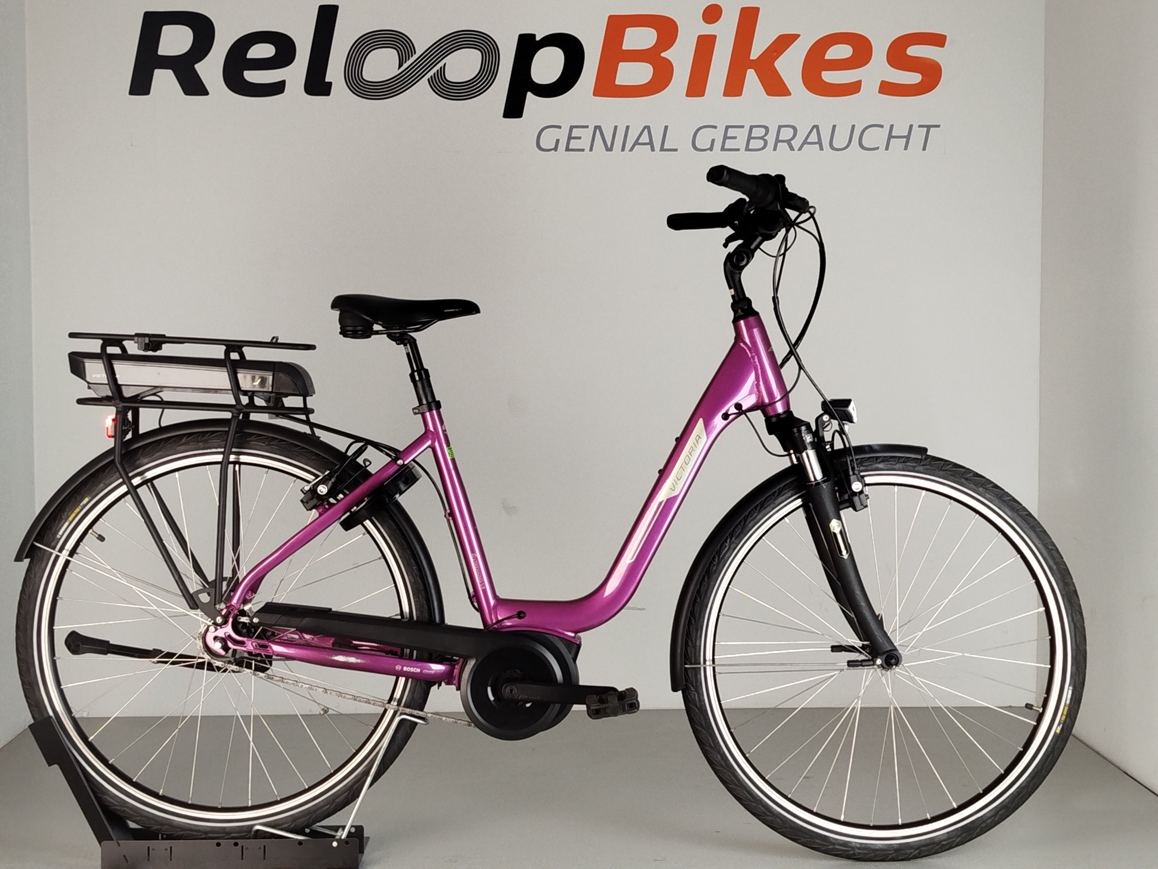 victoria e bike damen 28 zoll eTrekking 5.8 – ReloopBikes Farbe:Cream de la cream Wenn Mett nur nicht Basisöl