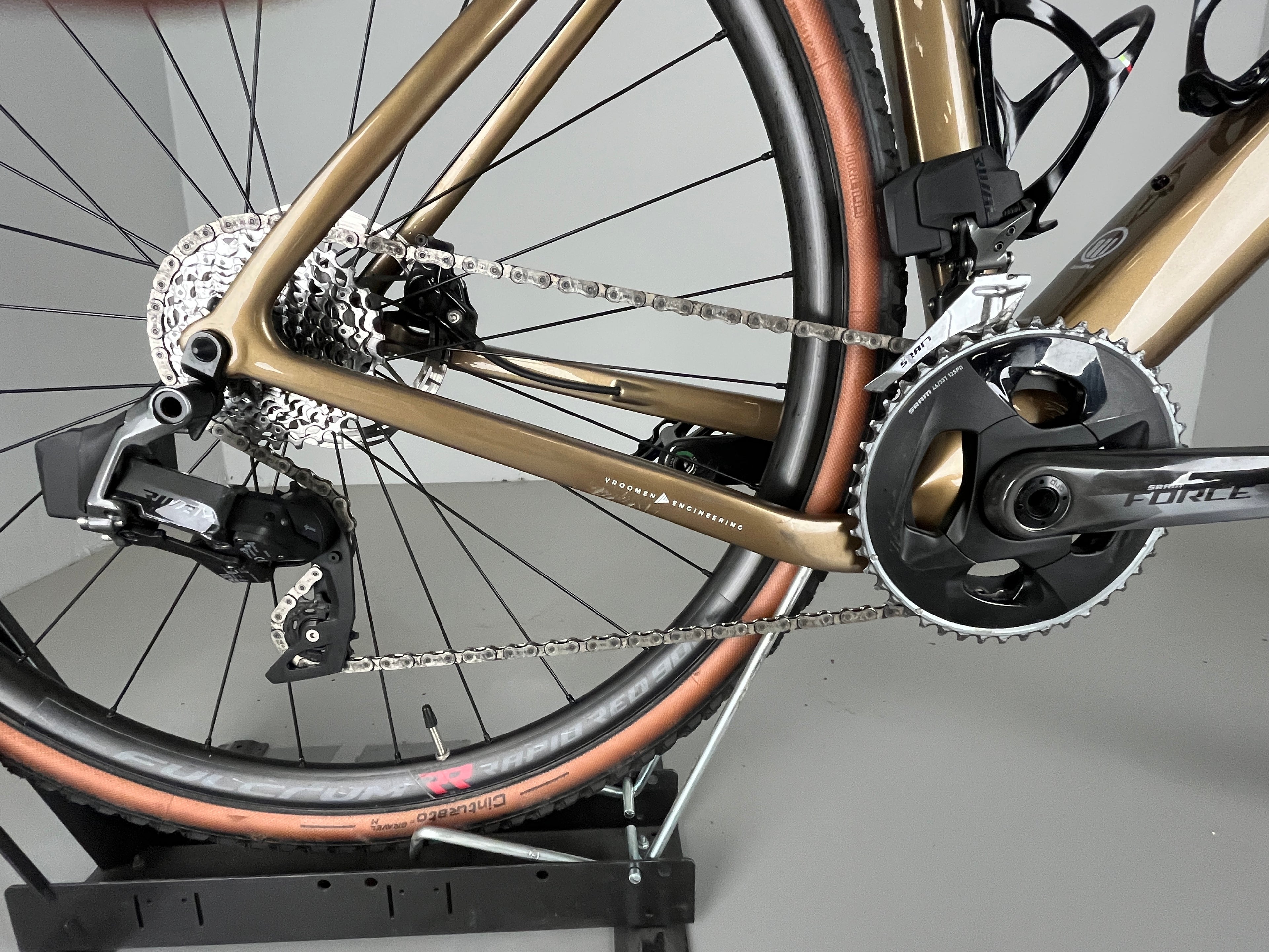 3T Exploro Team Rival AXS