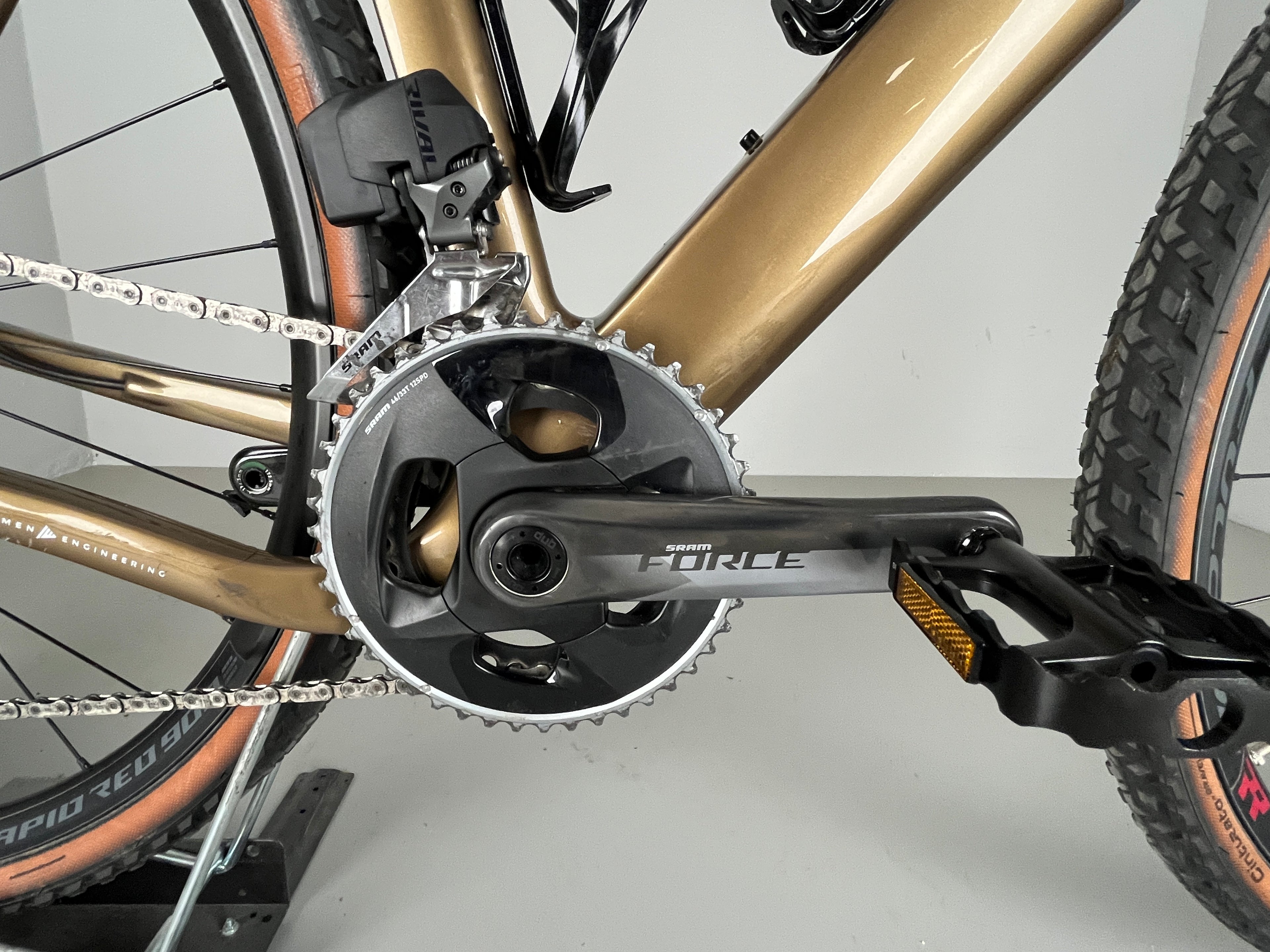 3T Exploro Team Rival AXS