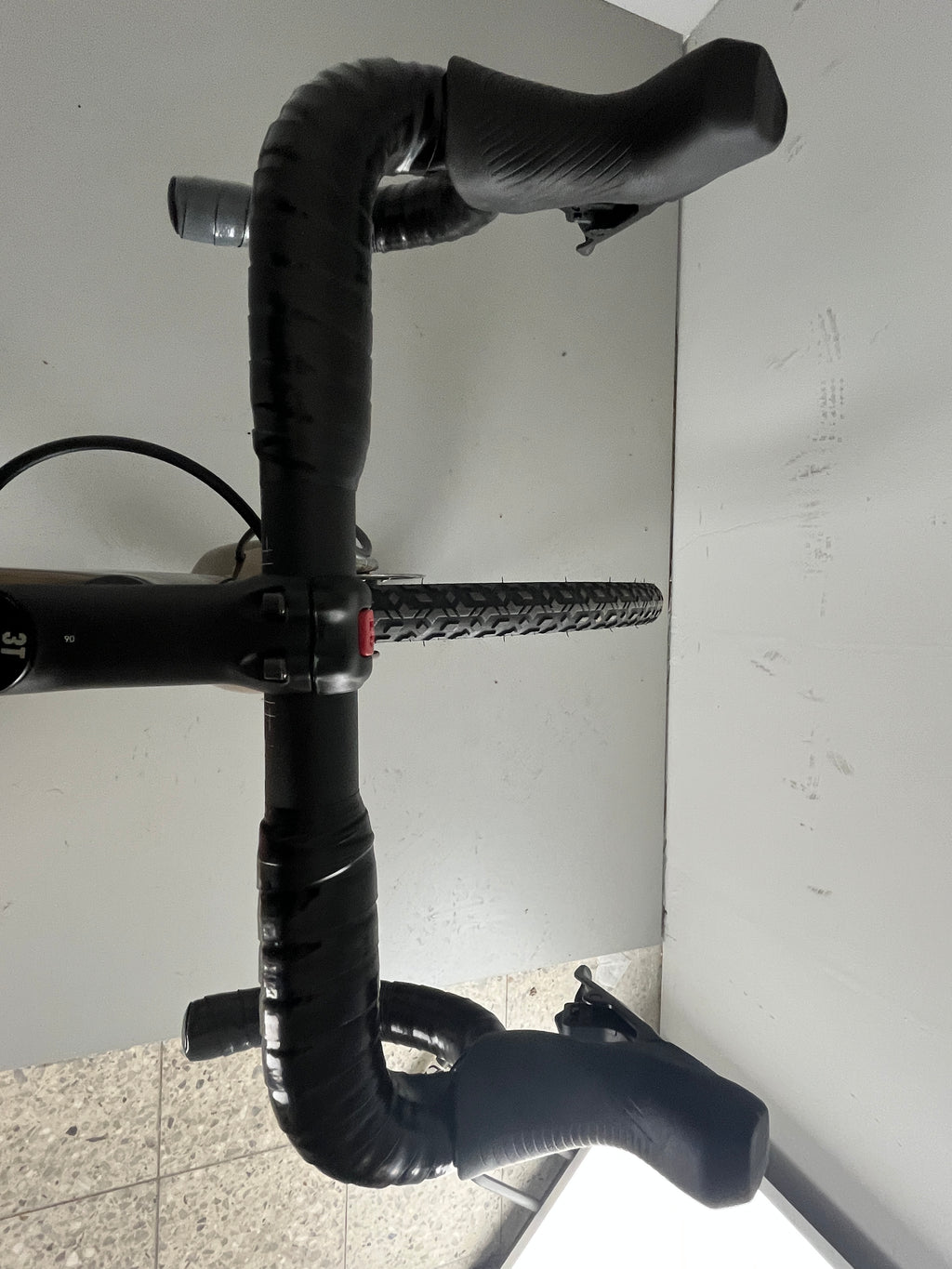 3T Exploro Team Rival AXS