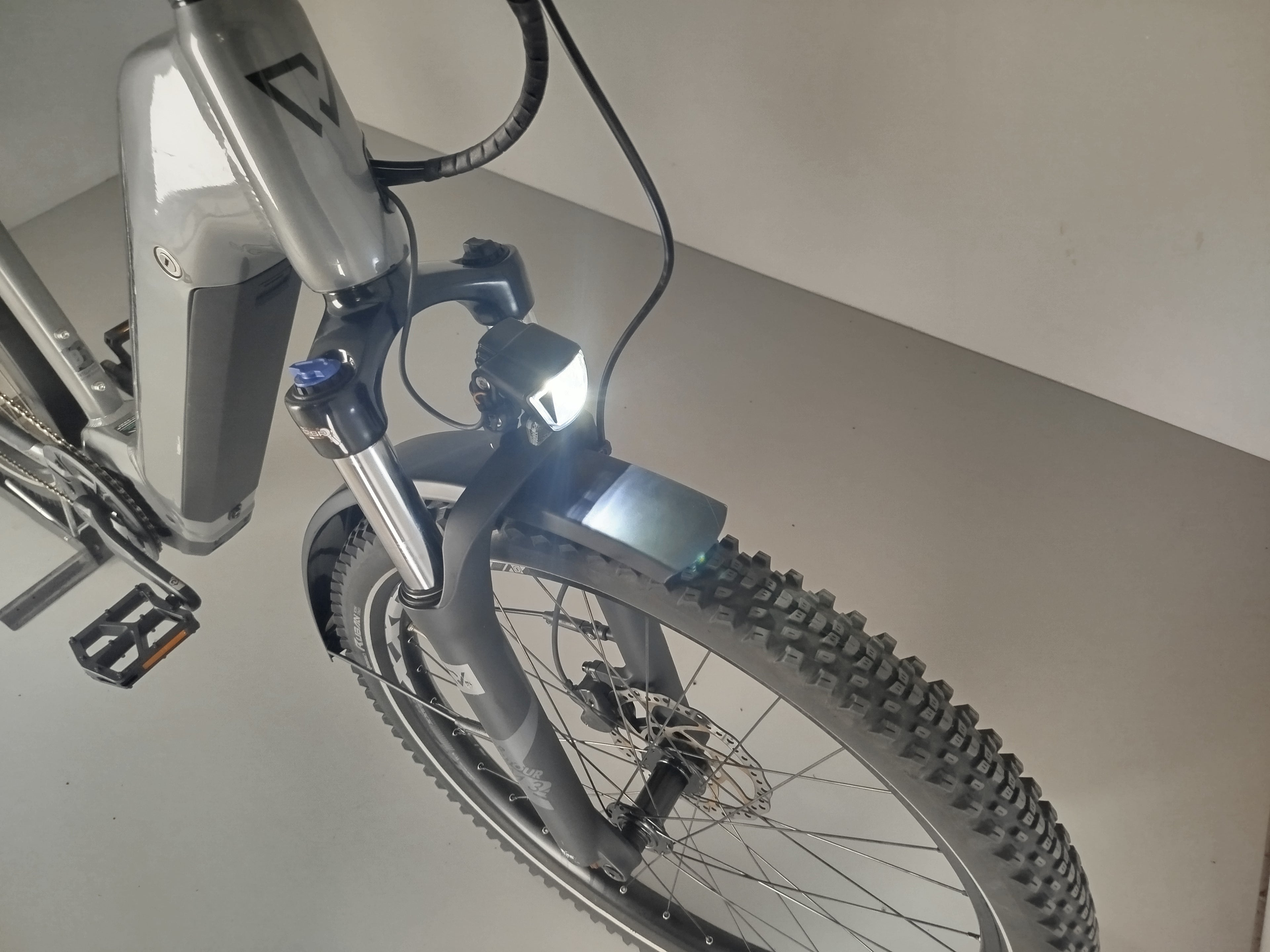 Conway Cairon SUV 3.0