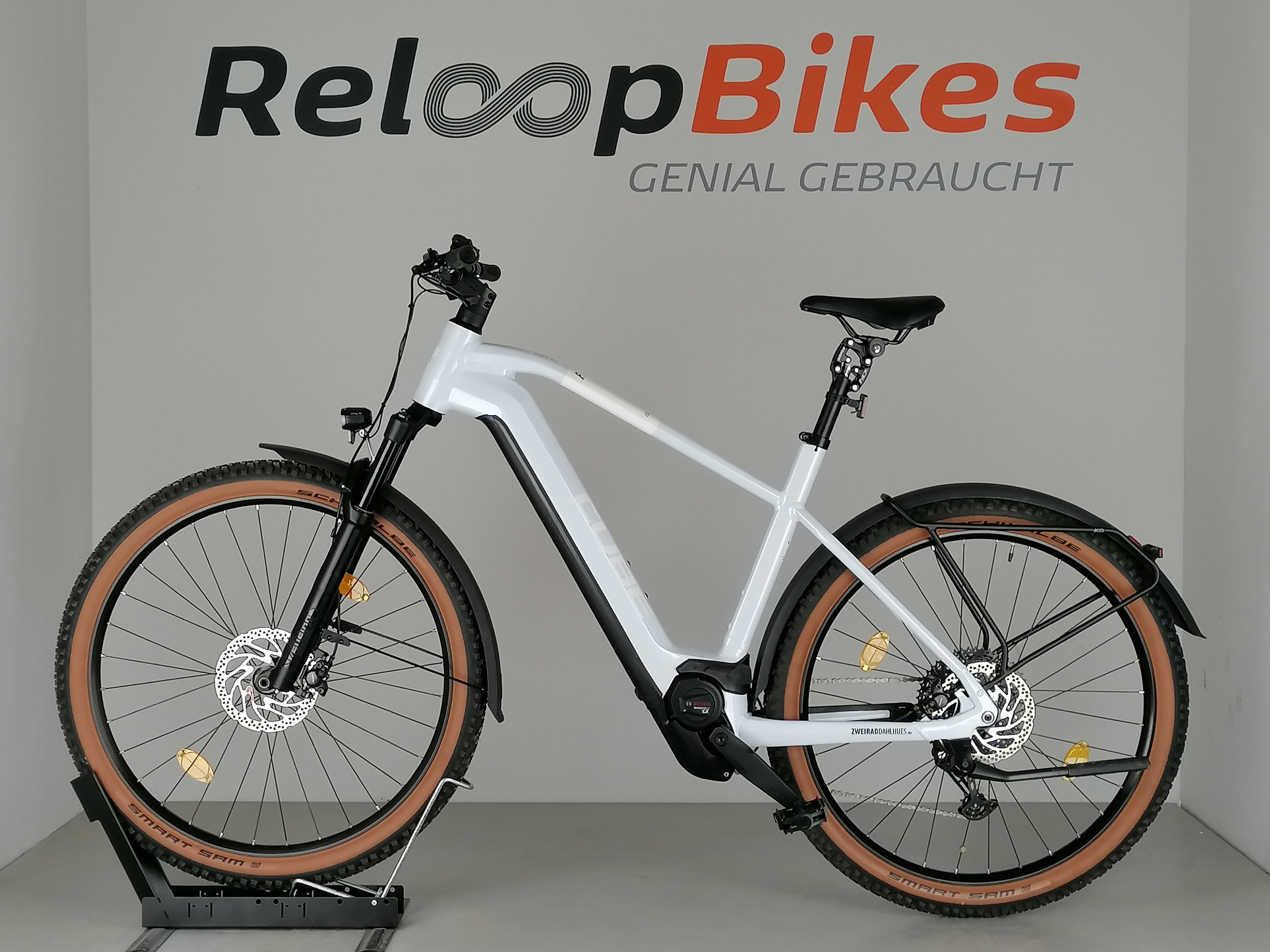 Cube Reaction Hybrid Pro