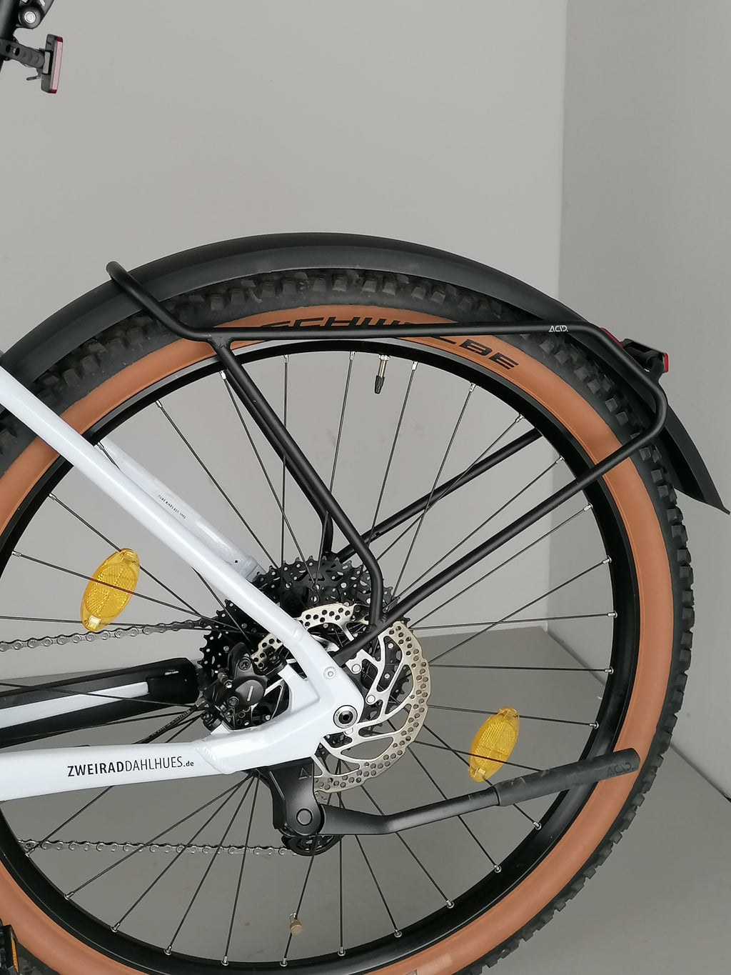 Cube Reaction Hybrid Pro