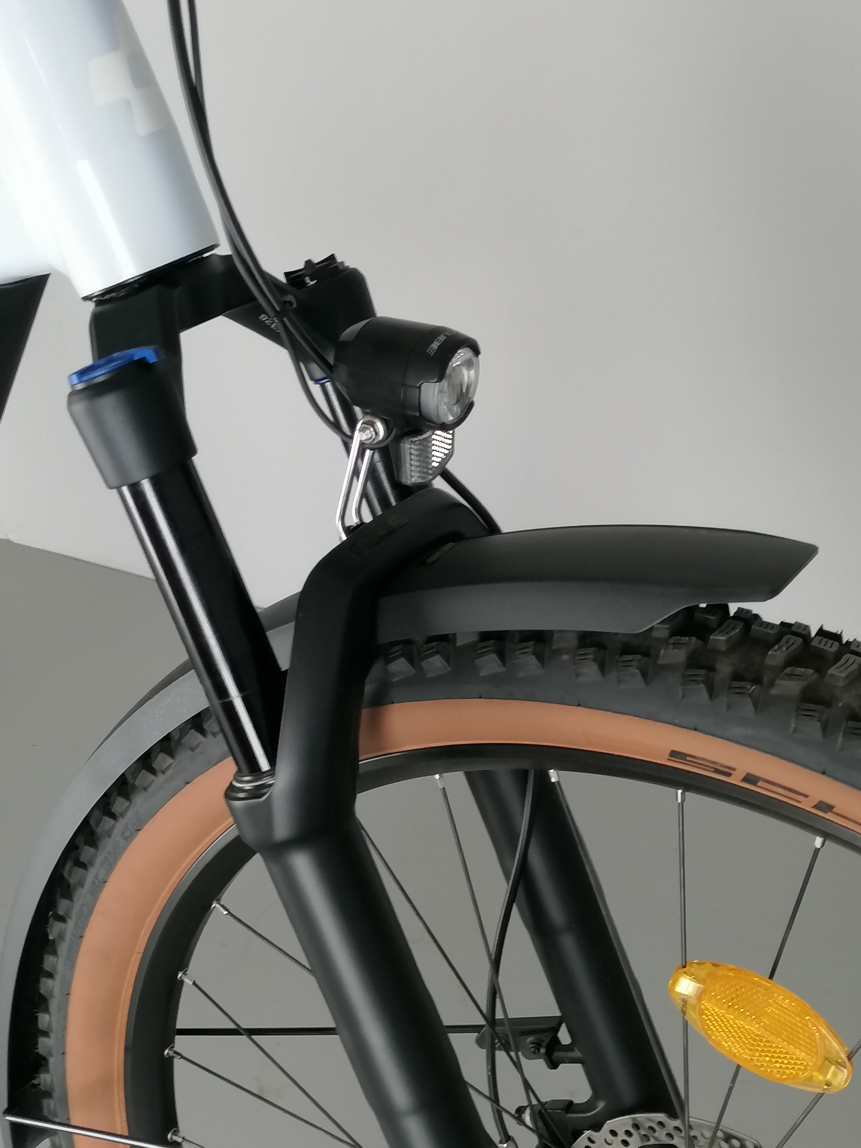 Cube Reaction Hybrid Pro