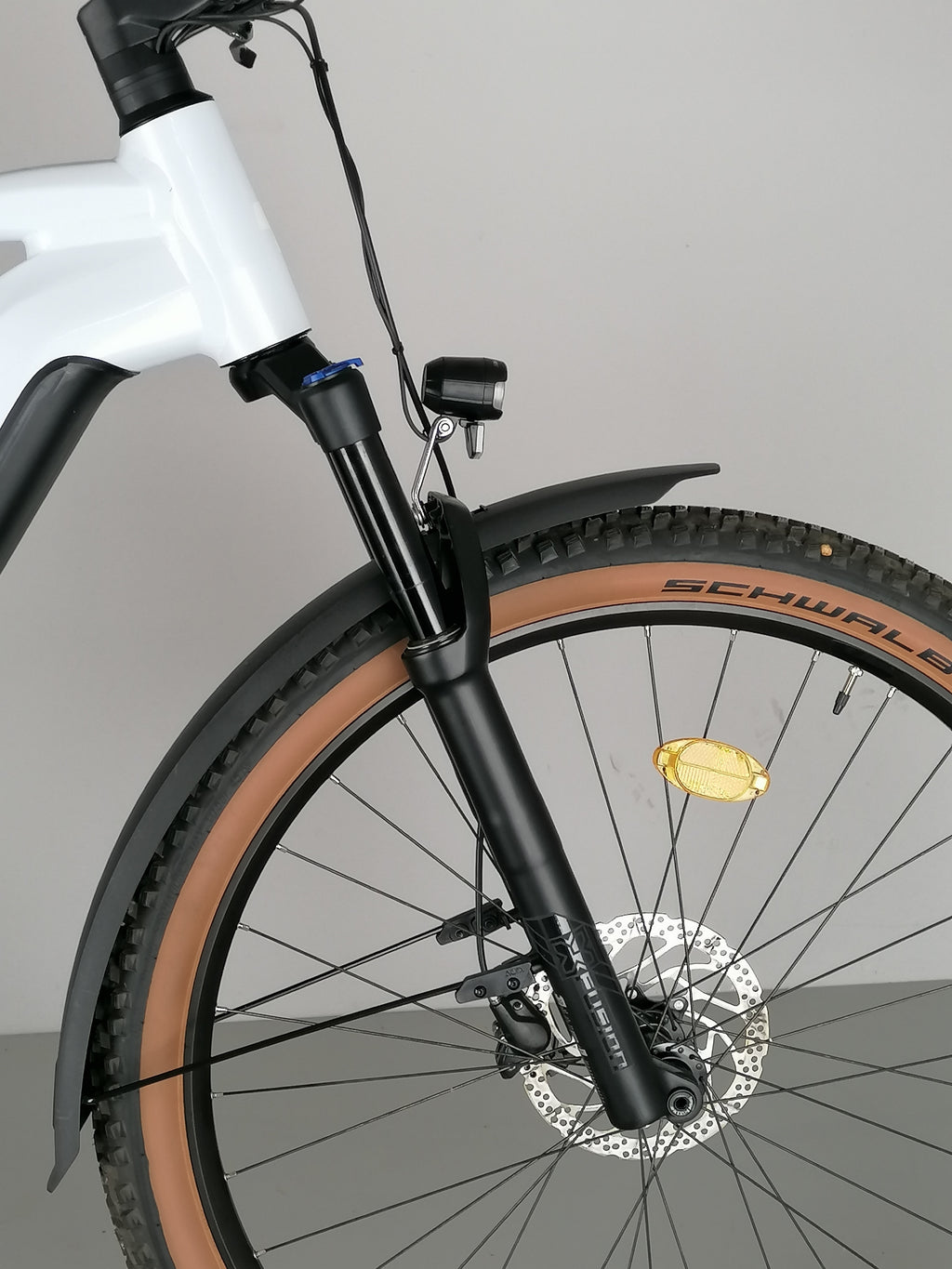 Cube Reaction Hybrid Pro