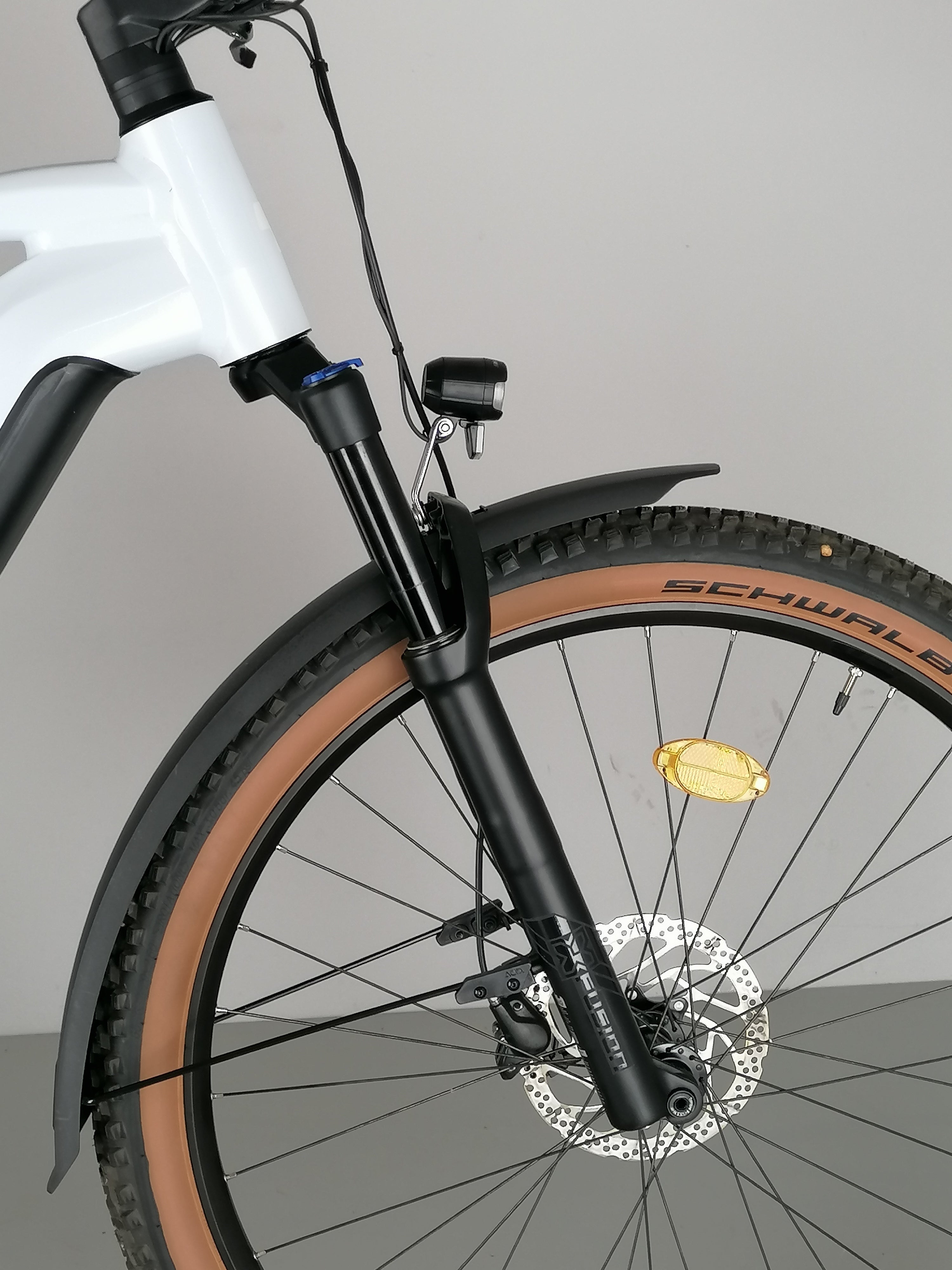 Cube Reaction Hybrid Pro