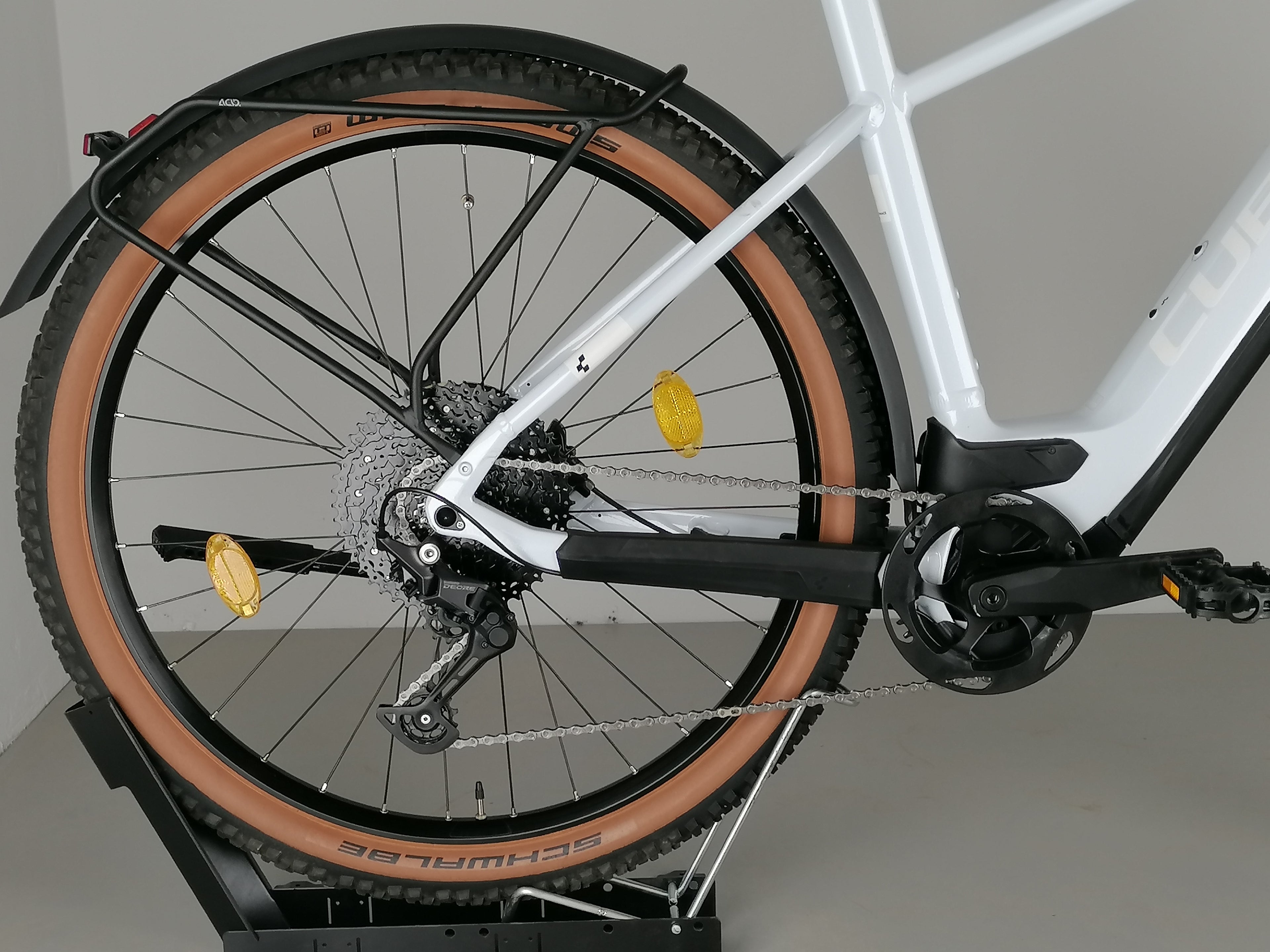 Cube Reaction Hybrid Pro