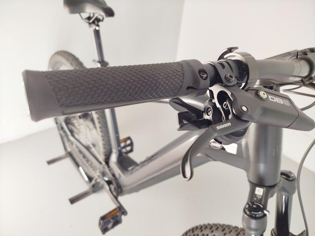 Cube Reaction Hybrid SLX 750