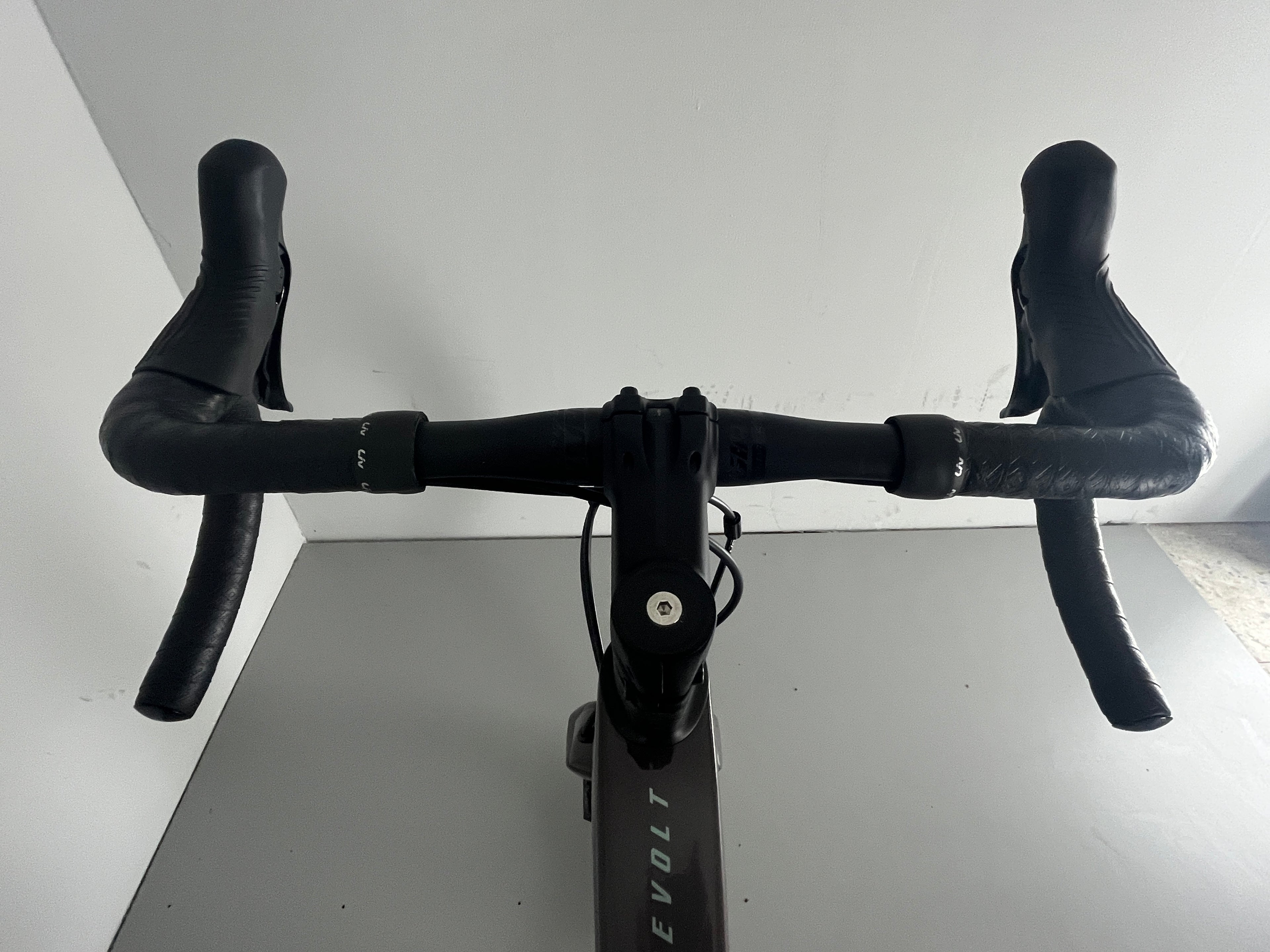 Giant Revolt Advanced Pro 0