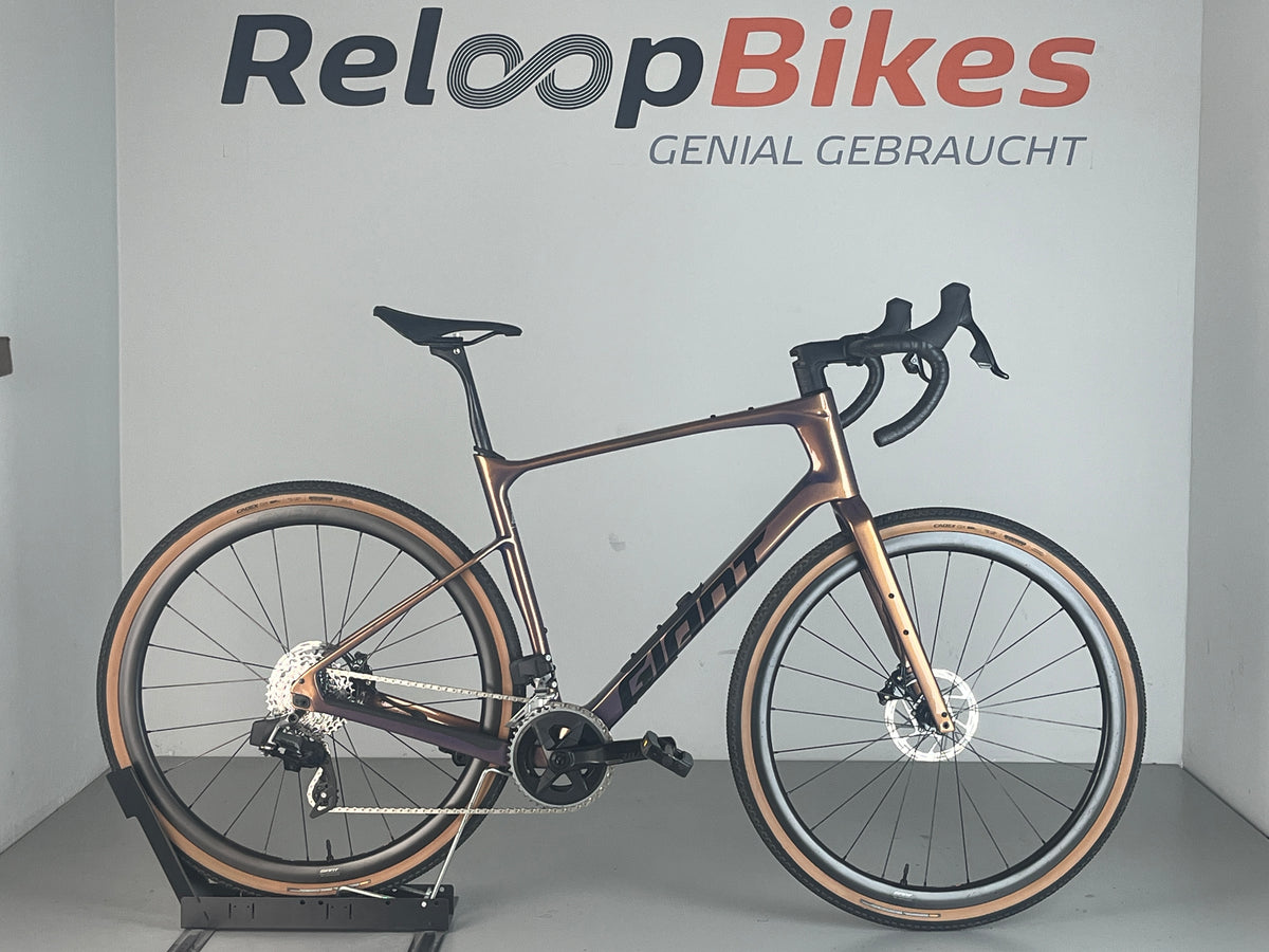 Giant Revolt Advanced Pro 1