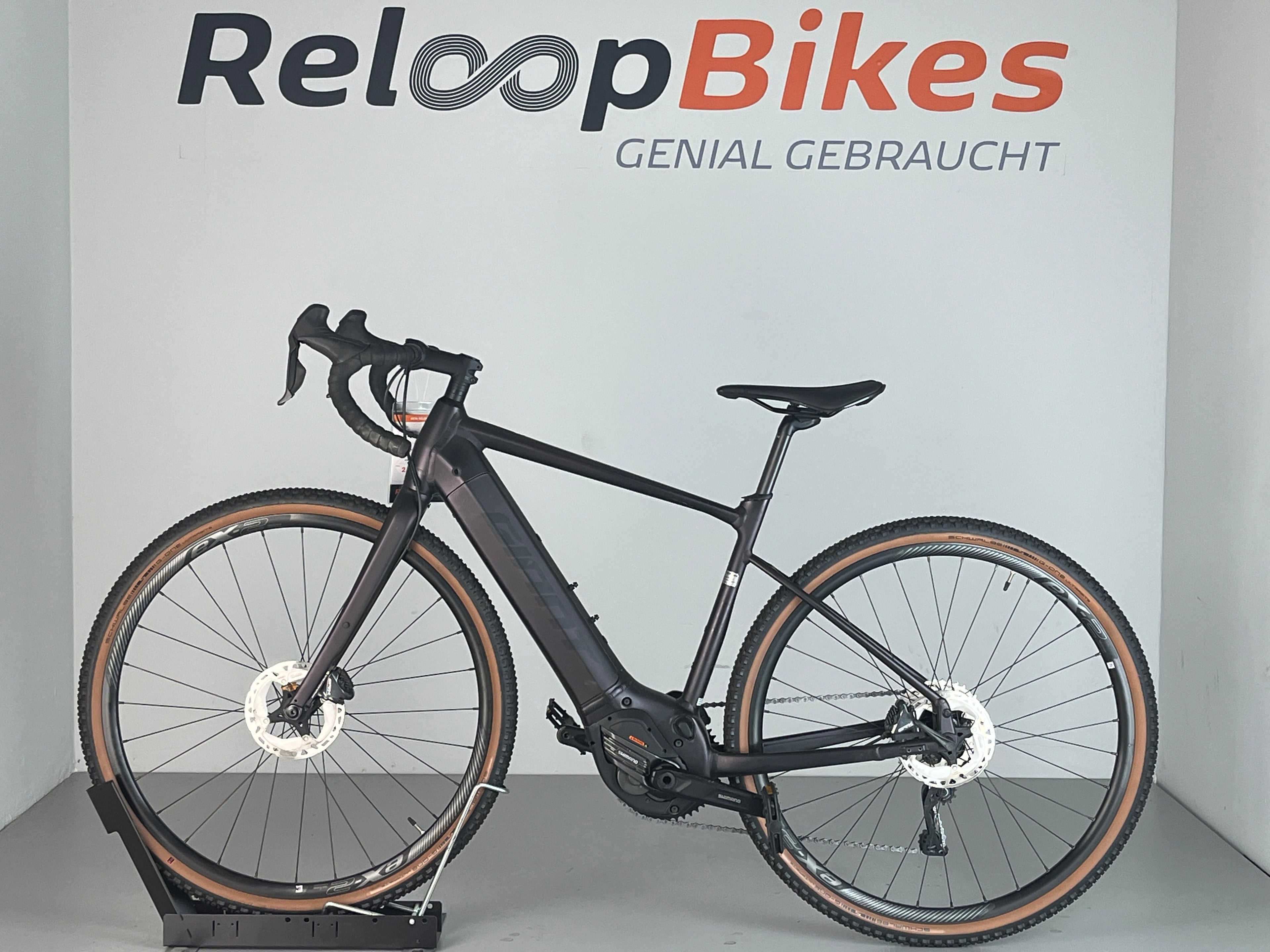 Giant Revolt E+Pro