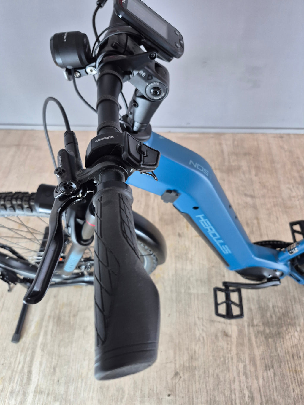 Hercules Nos 2.3 SUV Wave