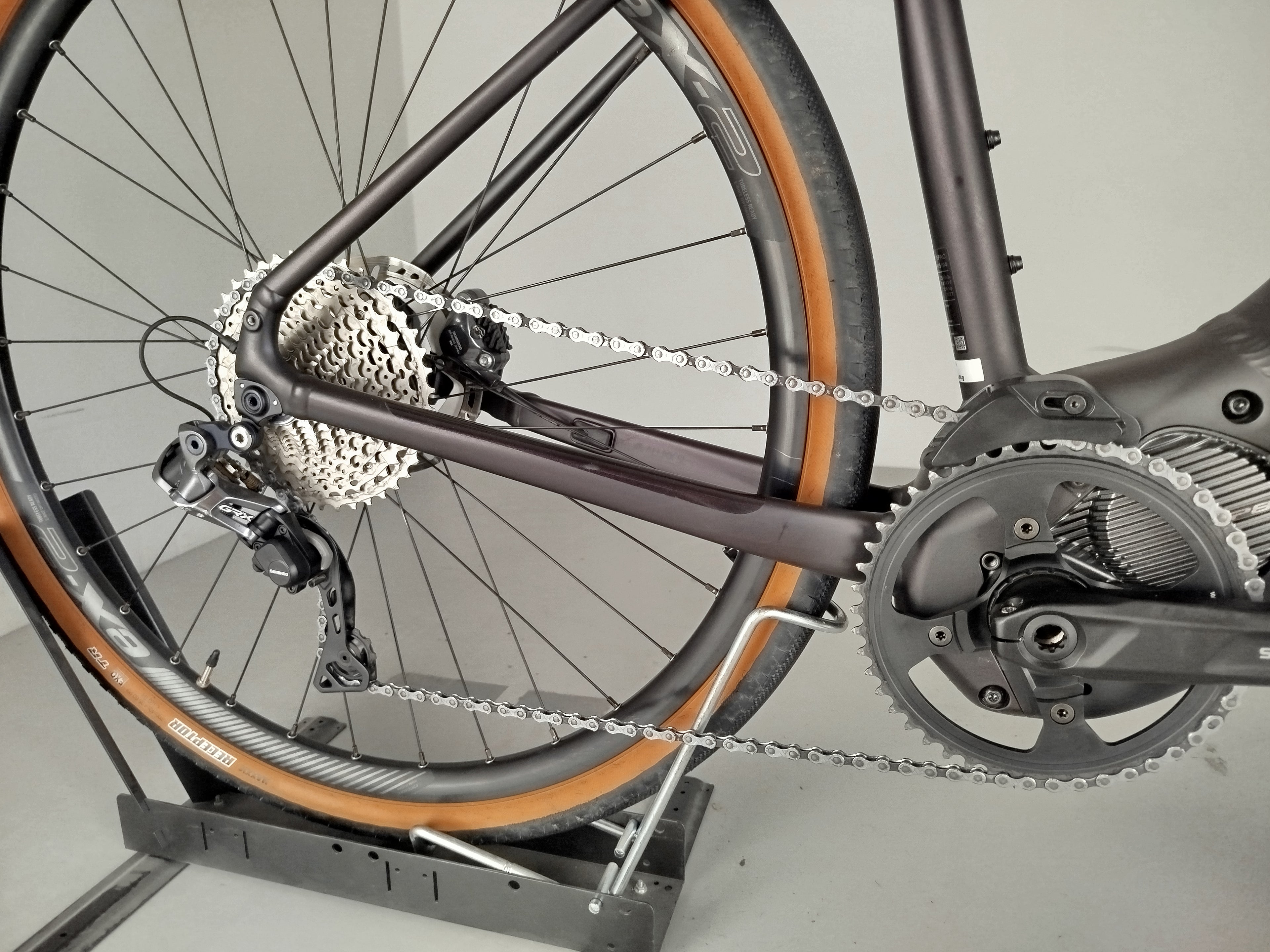 Giant Revolt E+