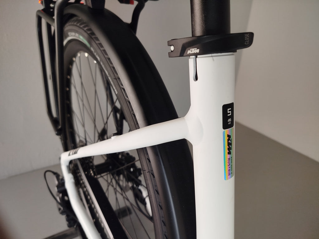 KTM Cento 10