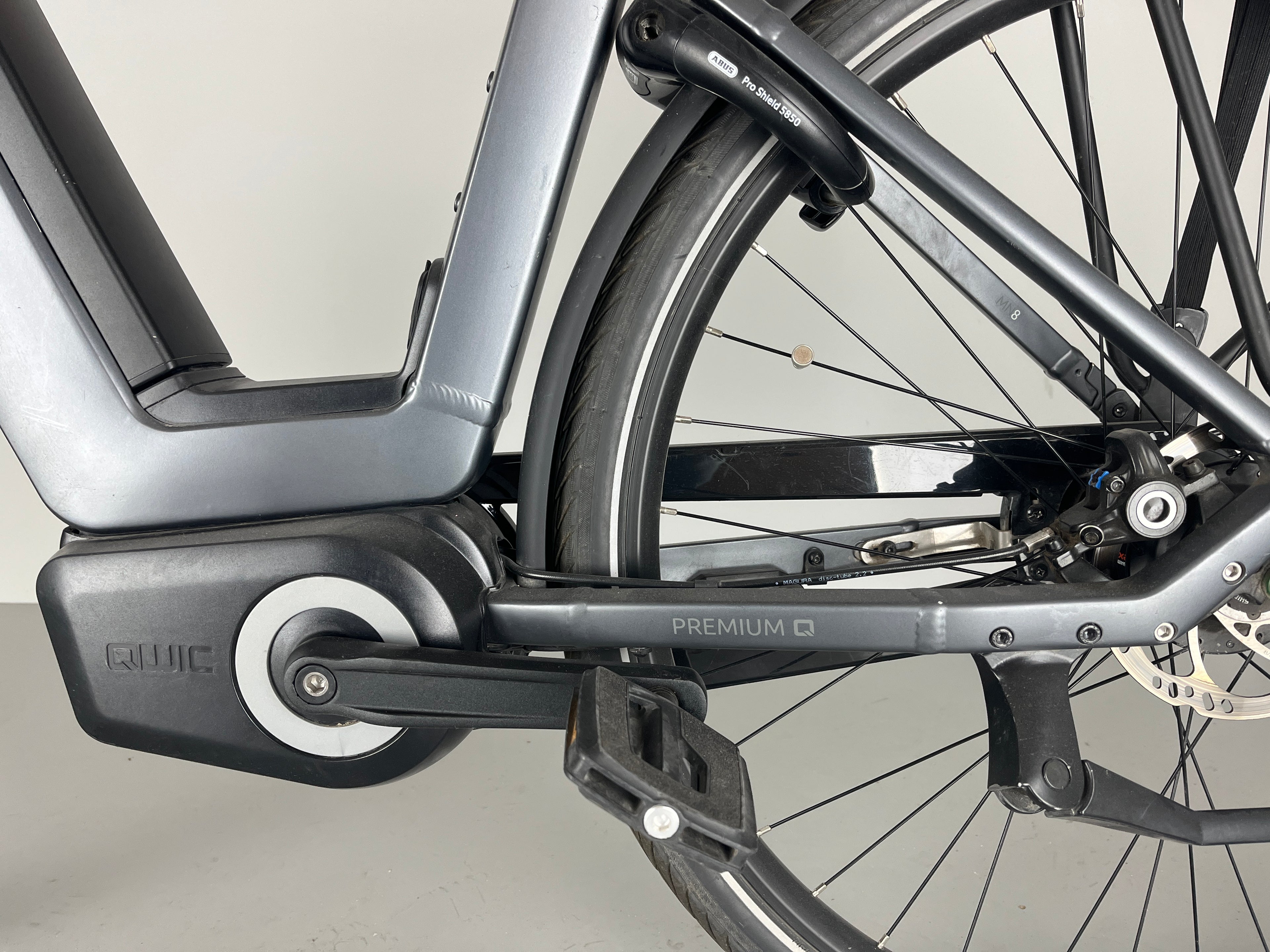 Qwic Premium Q MN8 Wave 756Wh (Black)