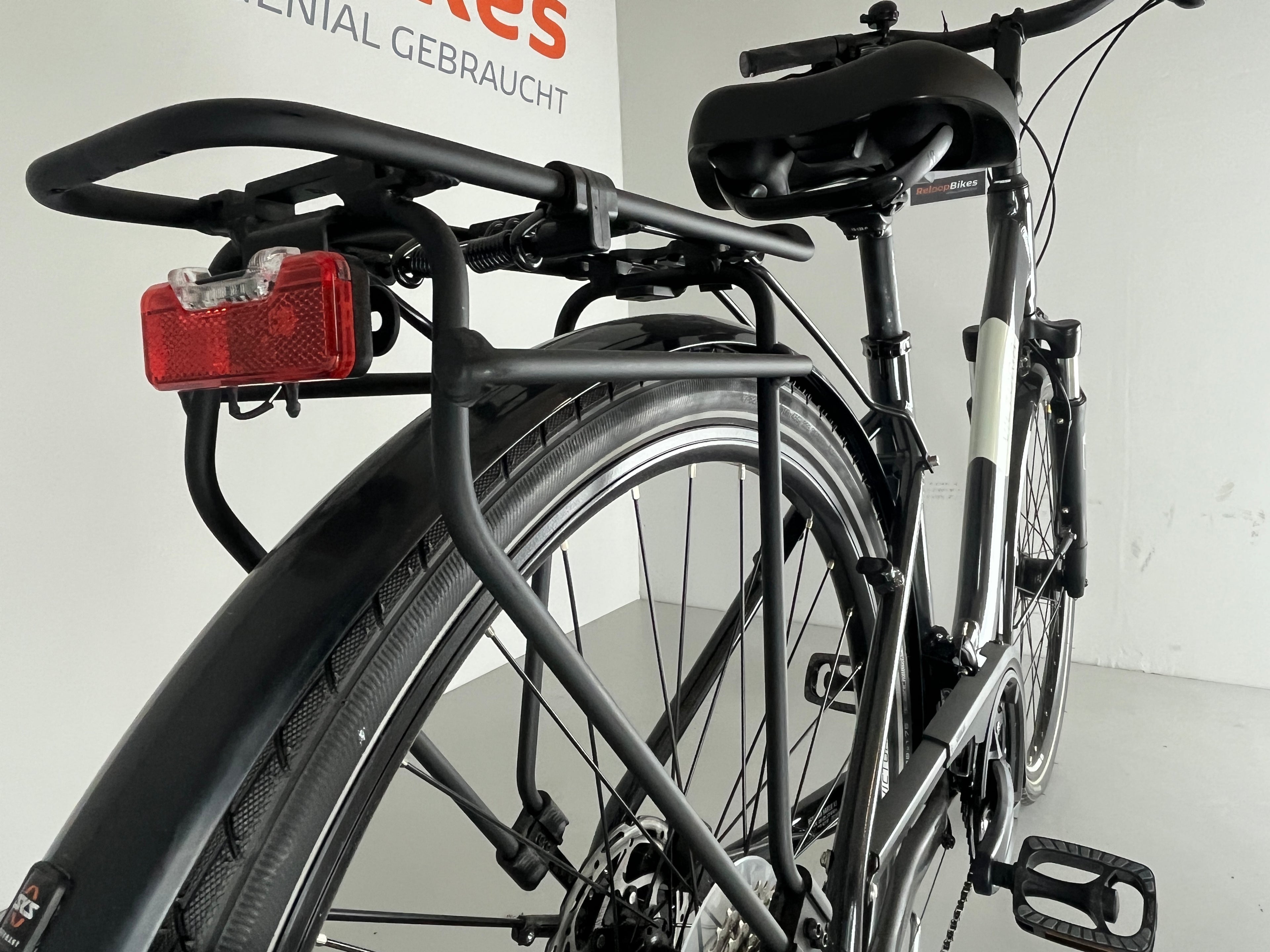 Victoria Trekking 6.8